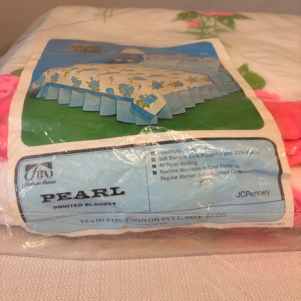 Vintage JCPenney Fashion Manor Pearl Floral Printed Blanket Pink Roses 72x90 NEW